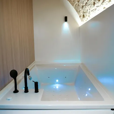 Myra Bed & Gasthuis 3*