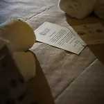 Myra Bed & Pensión