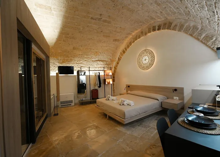 Myra Bed & 招待所 4*